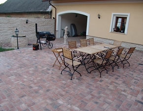 Pflaster auf der Terrasse