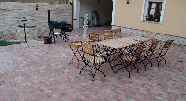 Pflaster auf der Terrasse