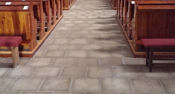 Pflaster in der Kirche