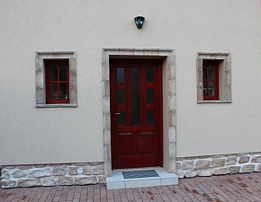 Die Fensterbank und Fensterumrahmung